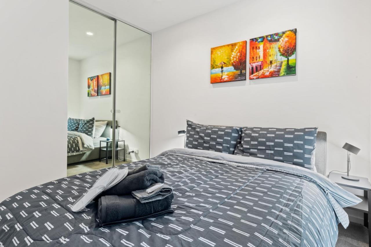 Apartment The Essence - Fresh, Light & On The Tram Line! *
