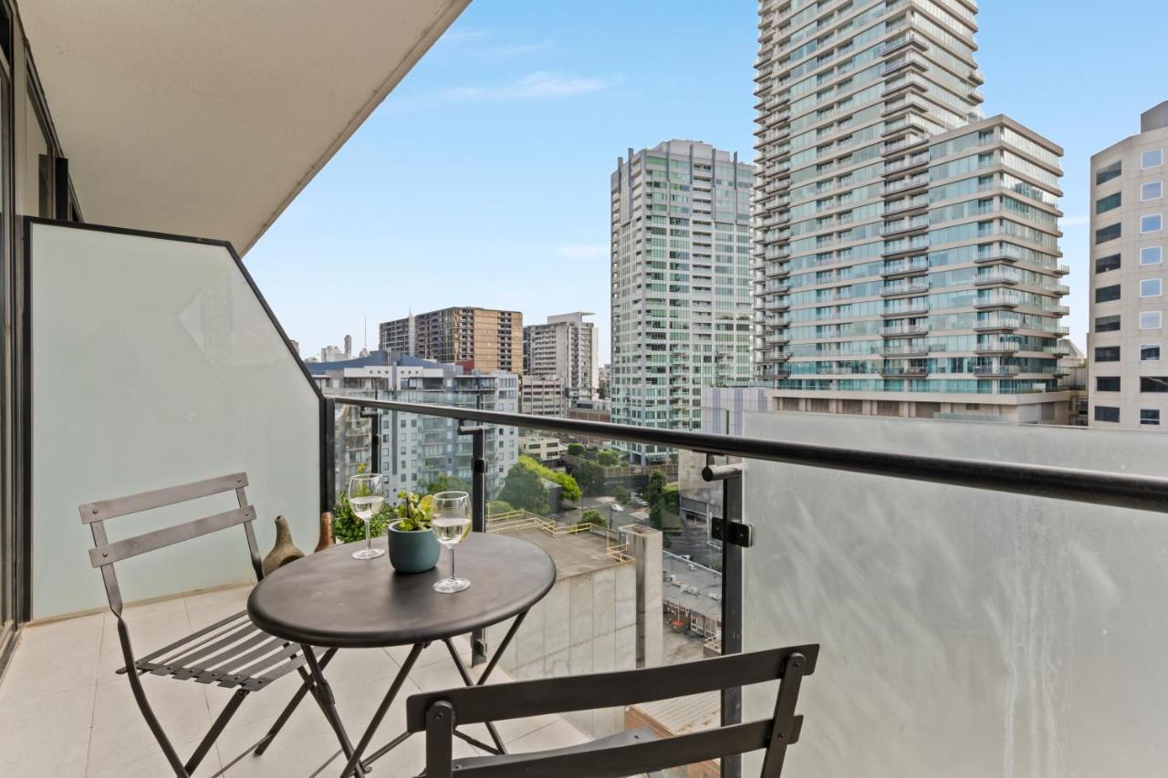 The Essence - Fresh, Light & On The Tram Line! Apartment