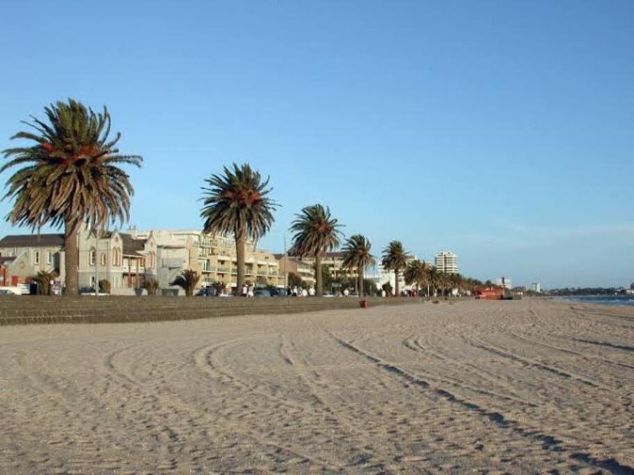 Bayside Apartment *