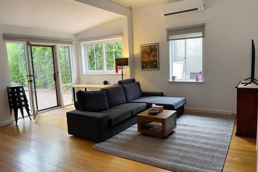 2 Bedroom Art Deco Light Filled