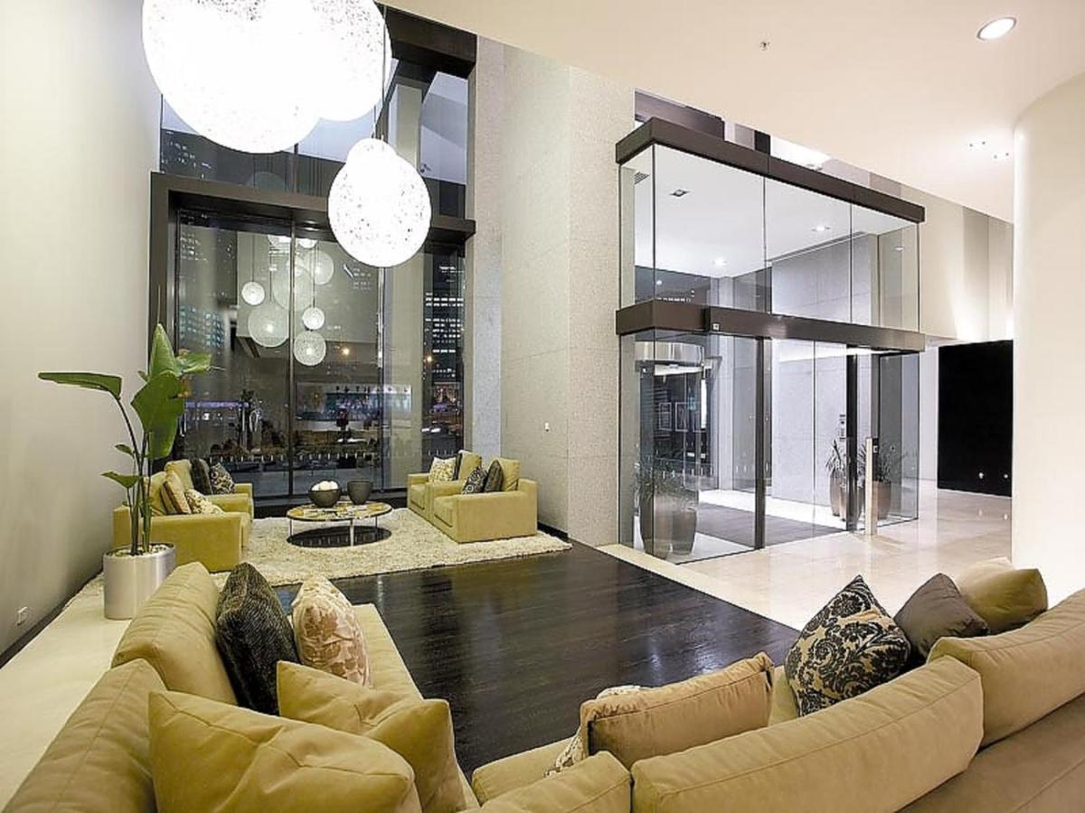Luxury Designer In Prestigious Location In Melbourne