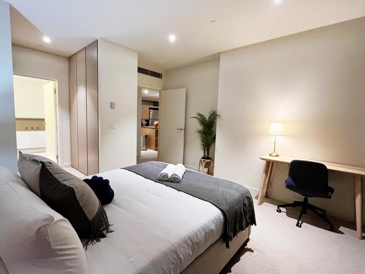 2 Bedroom, 2 Queen Bed, 2 Bath, Large Balcony, Waterfront Living. 106sqm