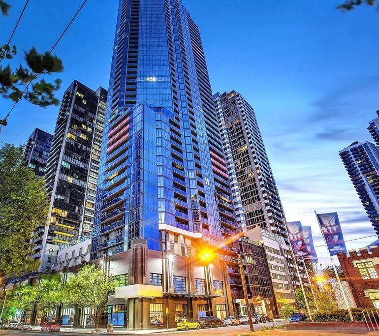Southbank Serenity 2br, Free Parking, And Wi-fi