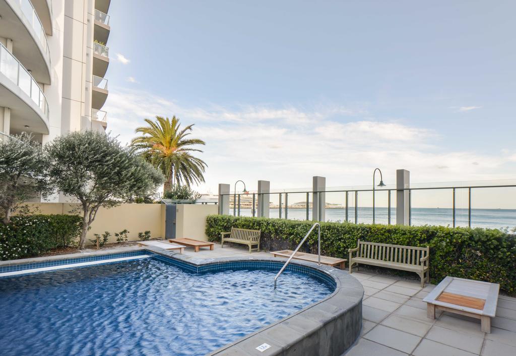 Beachside Port Apartment *