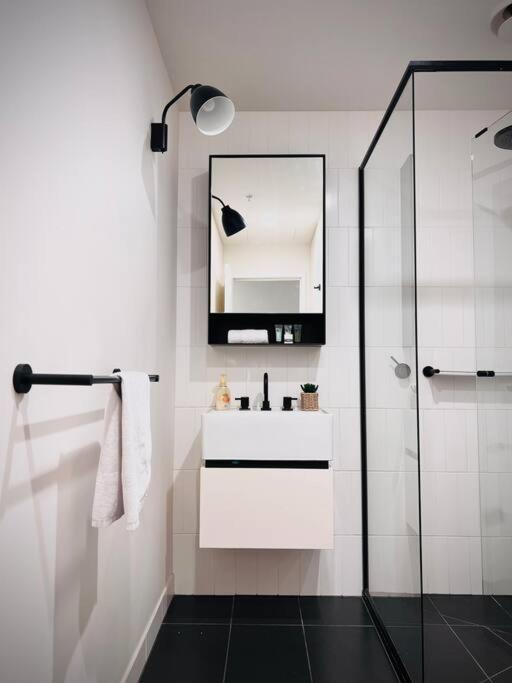 Comfort Living 2 Bedroom In Heart Of Cbd *