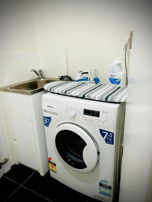 Apartment Comfort Living 2 Bedroom In Heart Of Cbd