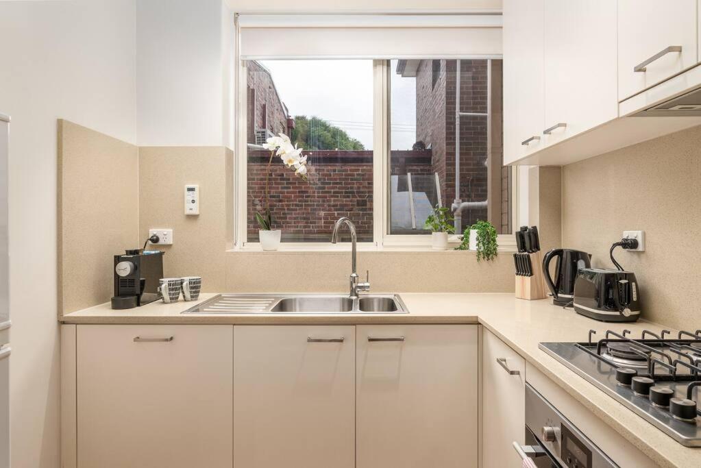 Apartment Bright & Comfy 2 Bedroom St Kilda East *
