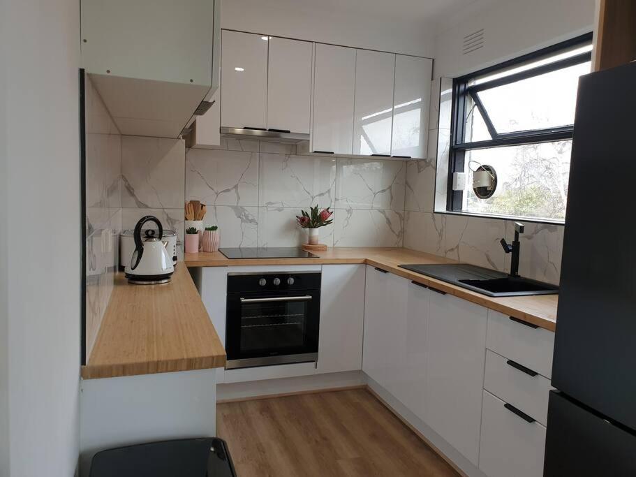 Stylish St. Kilda Apartment Melbourne