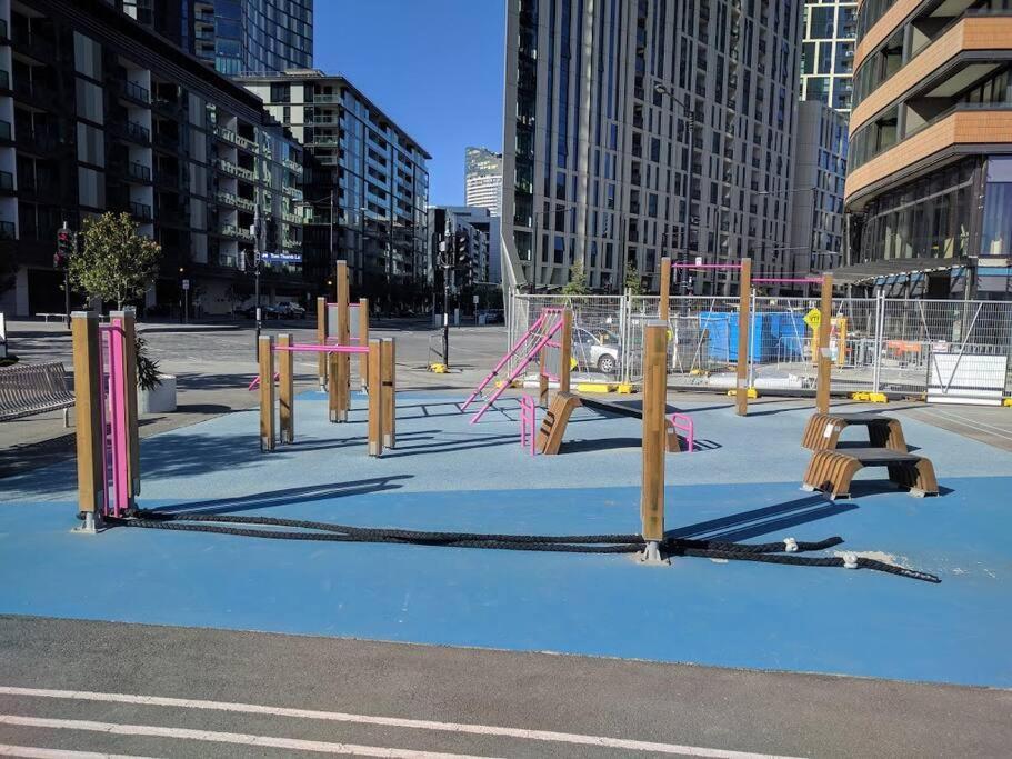 888 Collin St With Paramount Lakeview Docklands Car Park Optional