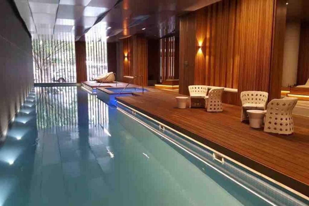 Apartment Getaway 2bdrm Parking Pool &