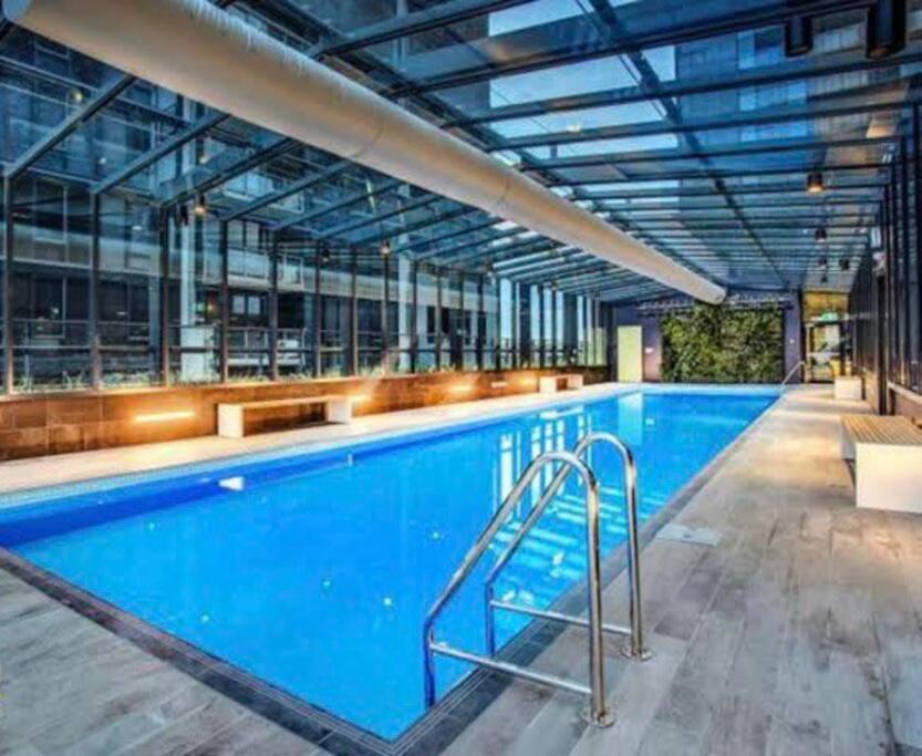 Southbank Serenity 2br, Free Parking, And Wi-fi Melbourne