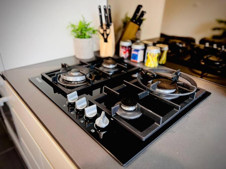 Comfort Living 2 Bedroom In Heart Of Cbd Melbourne