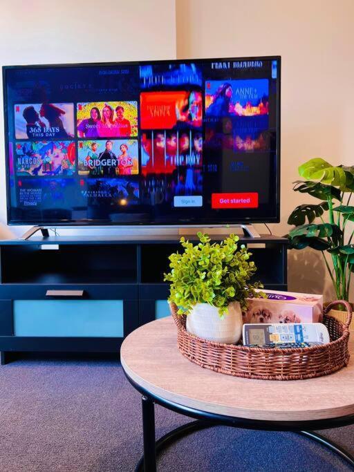 Comfort Living 2 Bedroom In Heart Of Cbd Apartment *