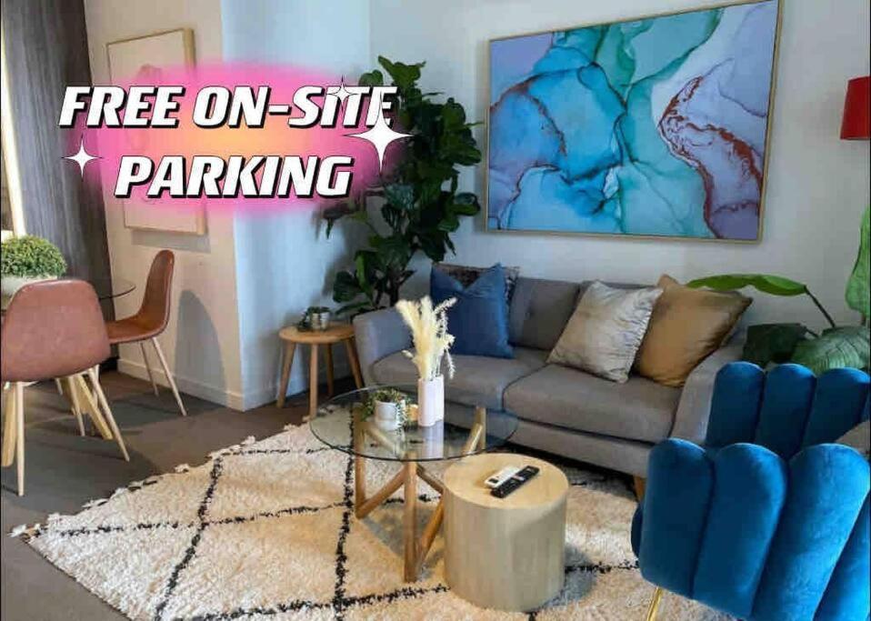 Apartment Beautiful Unit W/ Pool, Gym, Sauna& Free Carpark *