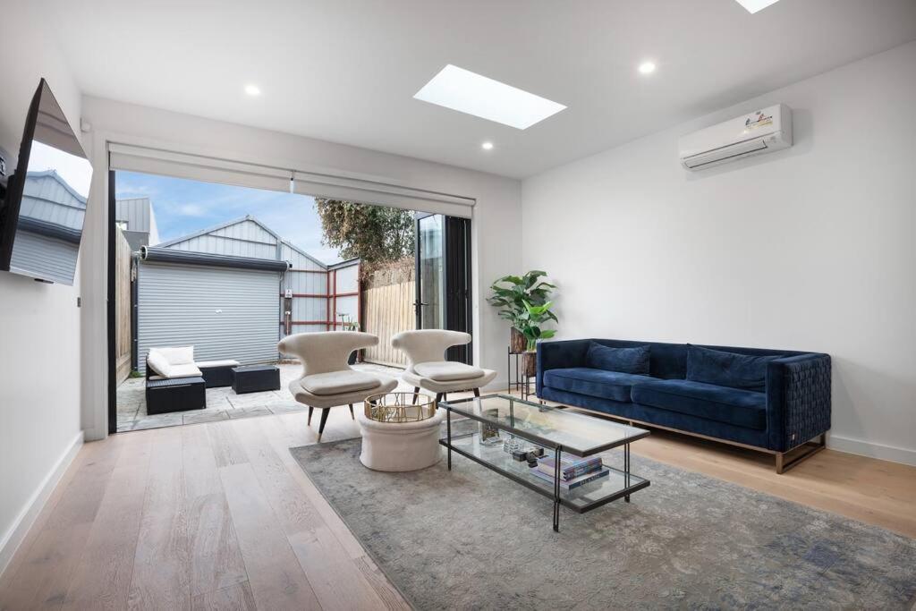 Entire House - The Charmer Apartment *