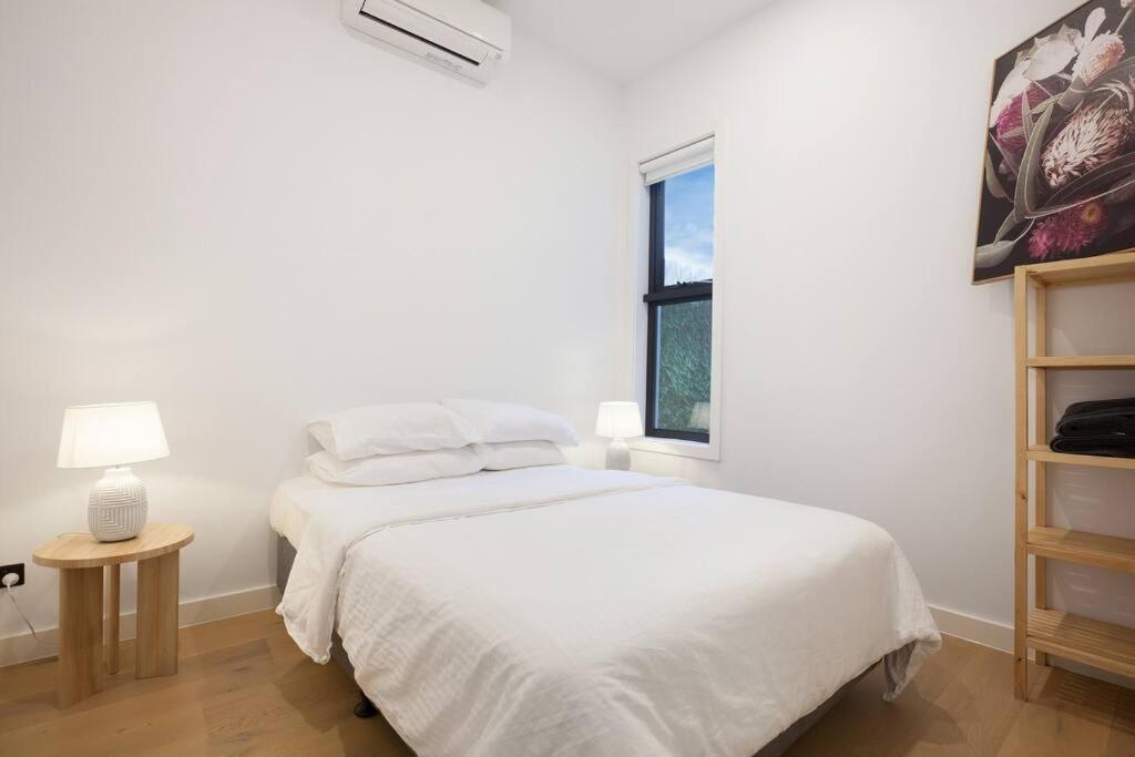 Entire House - The Charmer Melbourne