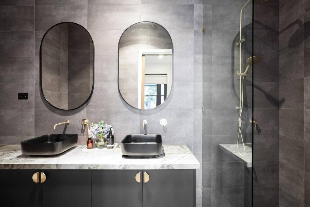 Entire House - The Charmer Apartment Melbourne