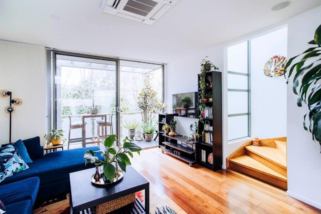 Townhouse Close To Tennis & Mcg With Free Parking *