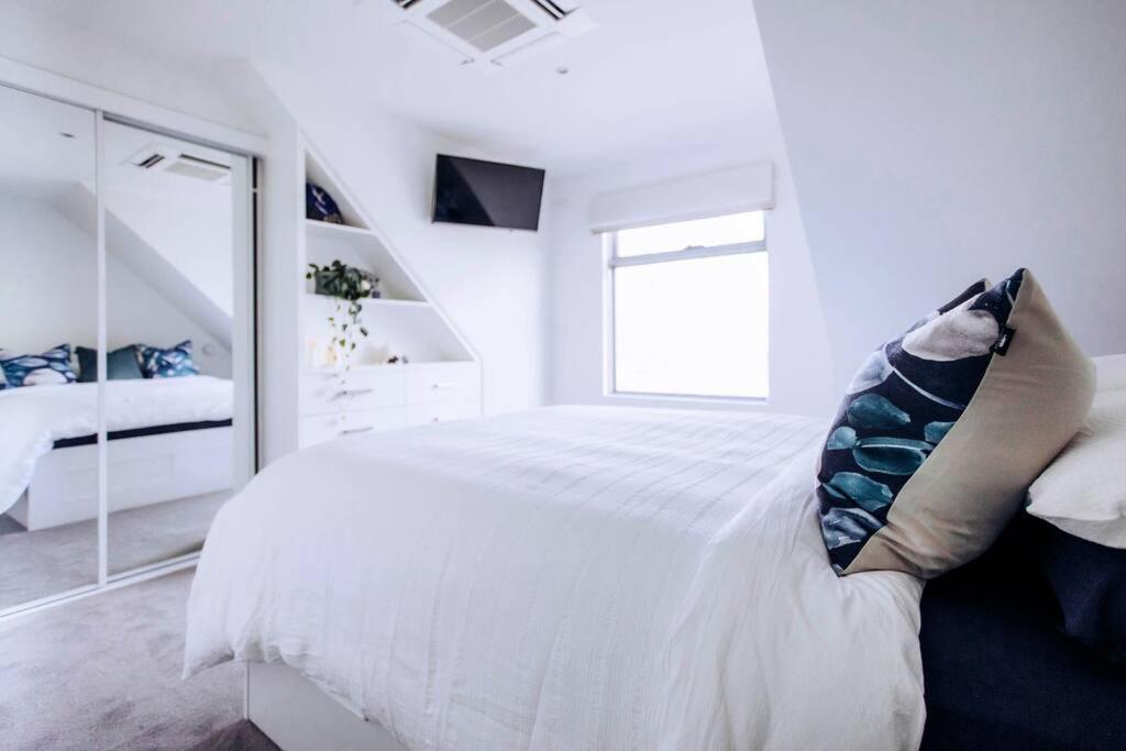 Townhouse Close To Tennis & Mcg With Free Parking