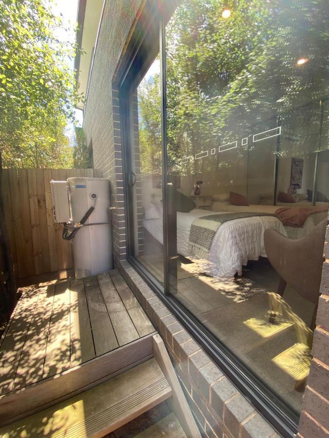 2bedroom Tranquil Townhouse Close To & Airport * Melbourne