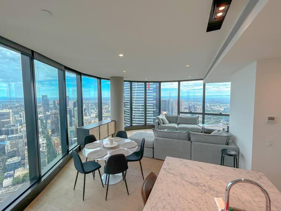 Sub Penthouse 7801 - 3br Melbourne