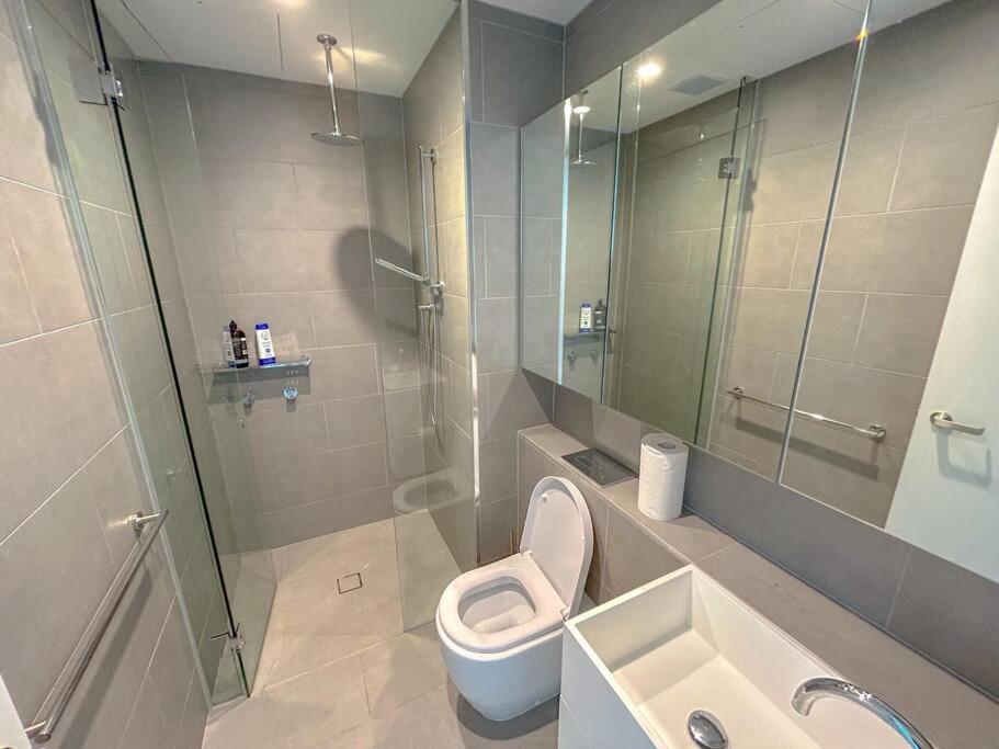 Sub Penthouse 7801 - 3br Melbourne