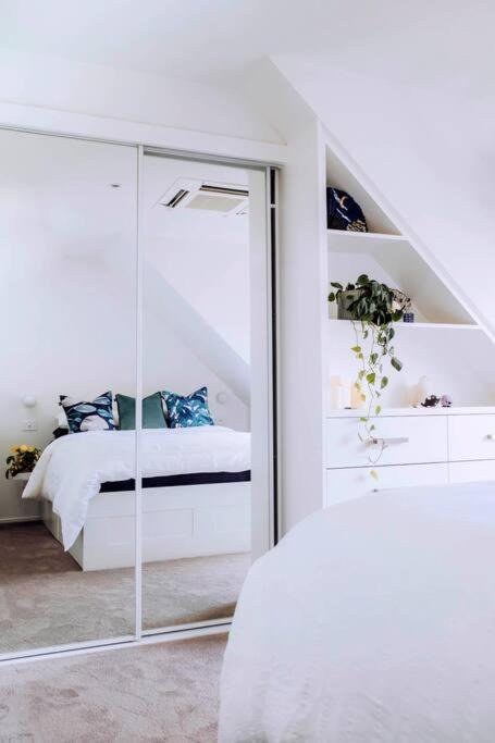 Townhouse Close To Tennis & Mcg With Free Parking