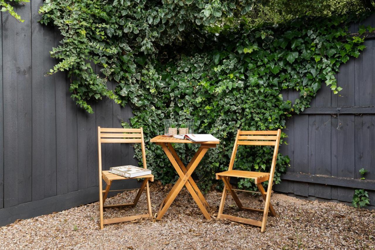 Quite, Quaint & Private Guesthouse, Sleeps 6 Melbourne