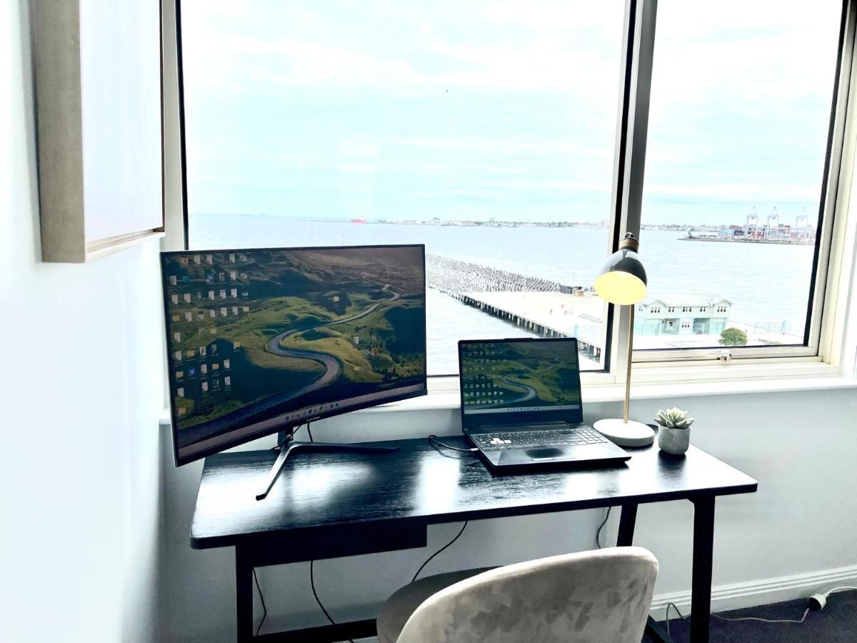 Amzing Ocean View Spacious Three Bedrooms Port Apartment *