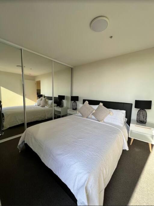 1 Bed In Essendon