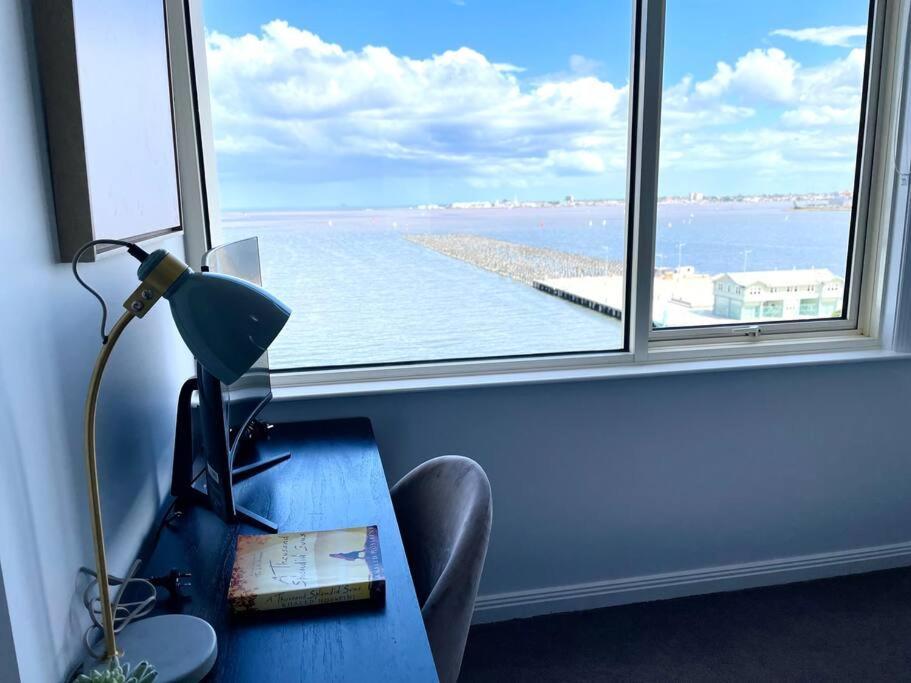 Amzing Ocean View Spacious Three Bedrooms Port Apartment *