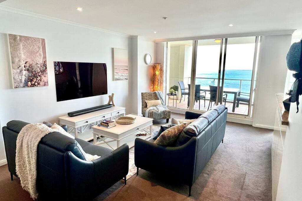 Amzing Ocean View Spacious Three Bedrooms Port Apartment Melbourne