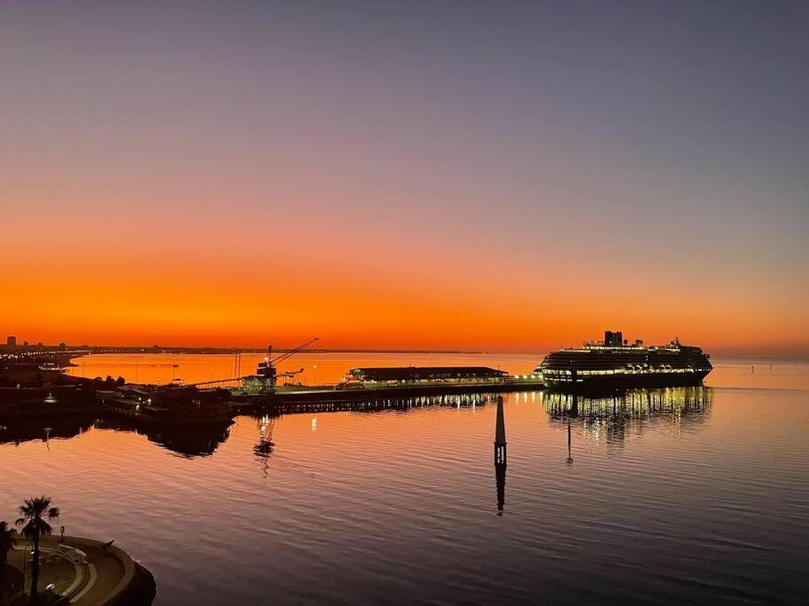 Amzing Ocean View Spacious Three Bedrooms Port