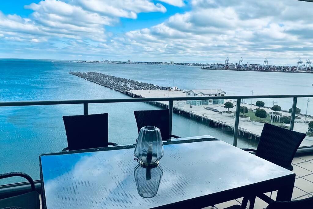 Amzing Ocean View Spacious Three Bedrooms Port * Melbourne
