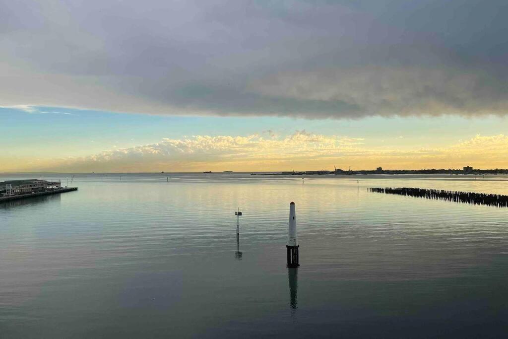 Amzing Ocean View Spacious Three Bedrooms Port * Melbourne