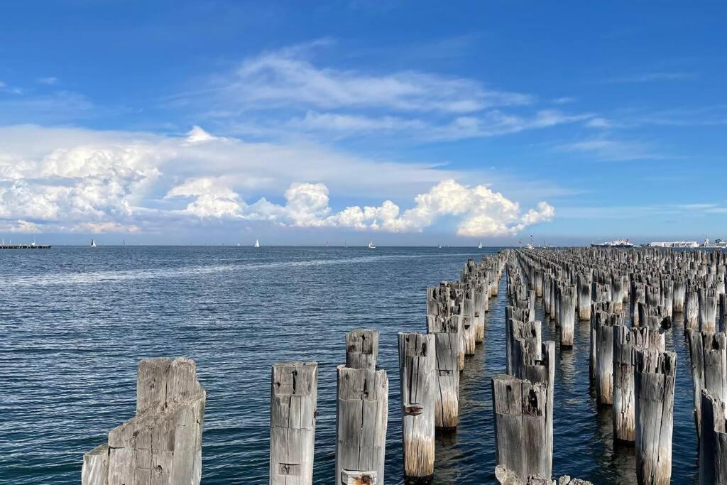 Amzing Ocean View Spacious Three Bedrooms Port Apartment Melbourne