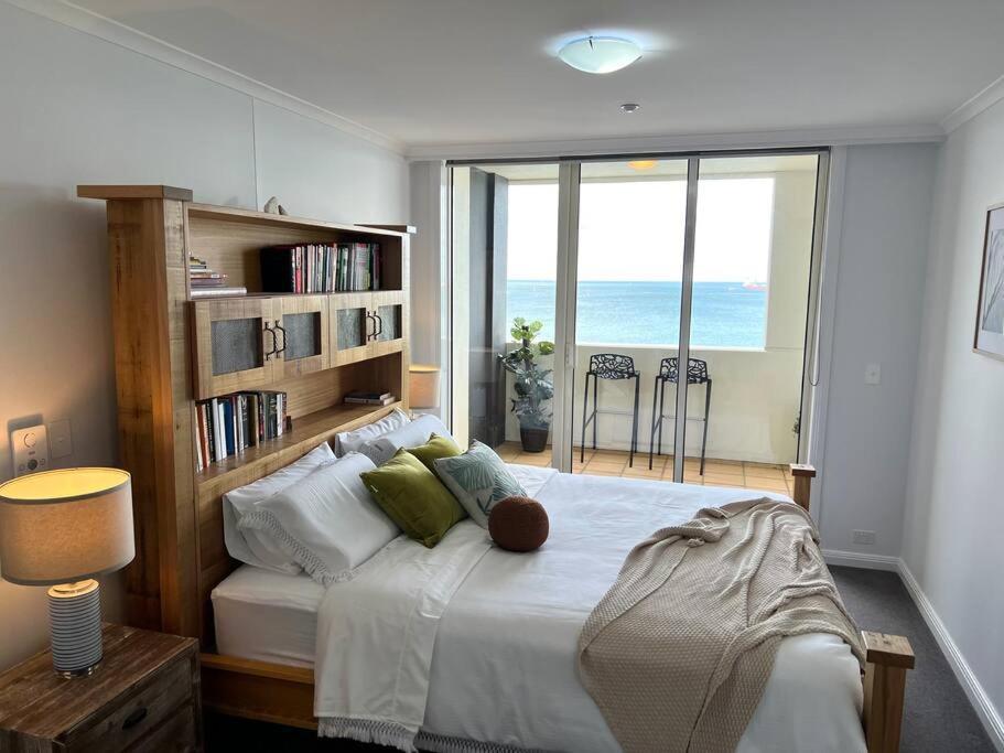 Amzing Ocean View Spacious Three Bedrooms Port Apartment
