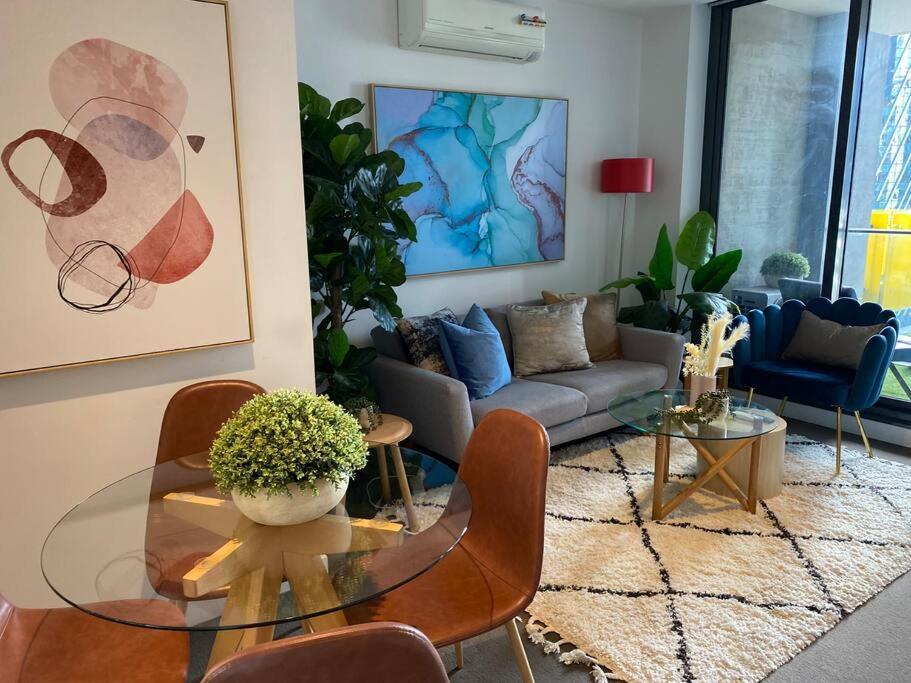 Apartment Beautiful Unit W/ Pool, Gym, Sauna& Free Carpark Melbourne