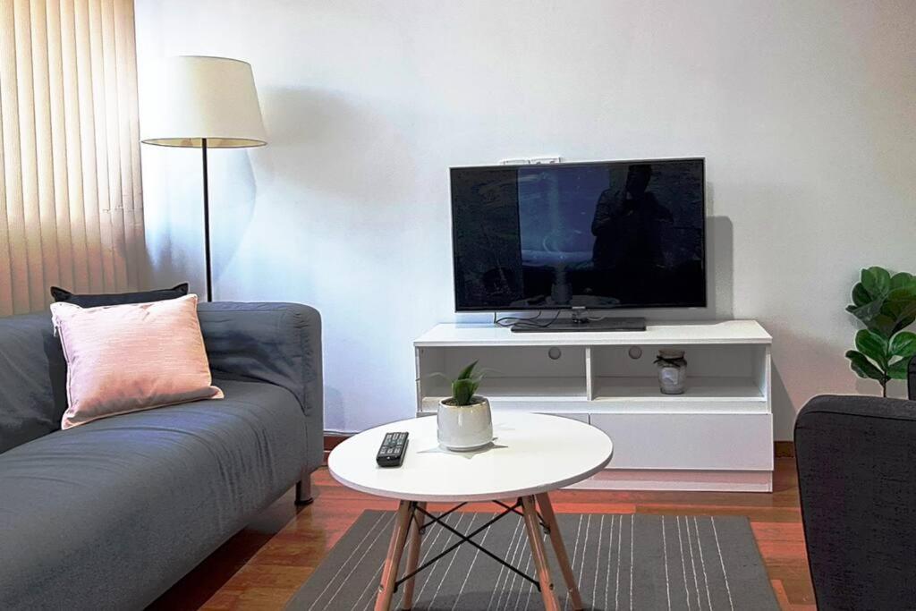 2 Bedroom Close To Melb Airport Villa