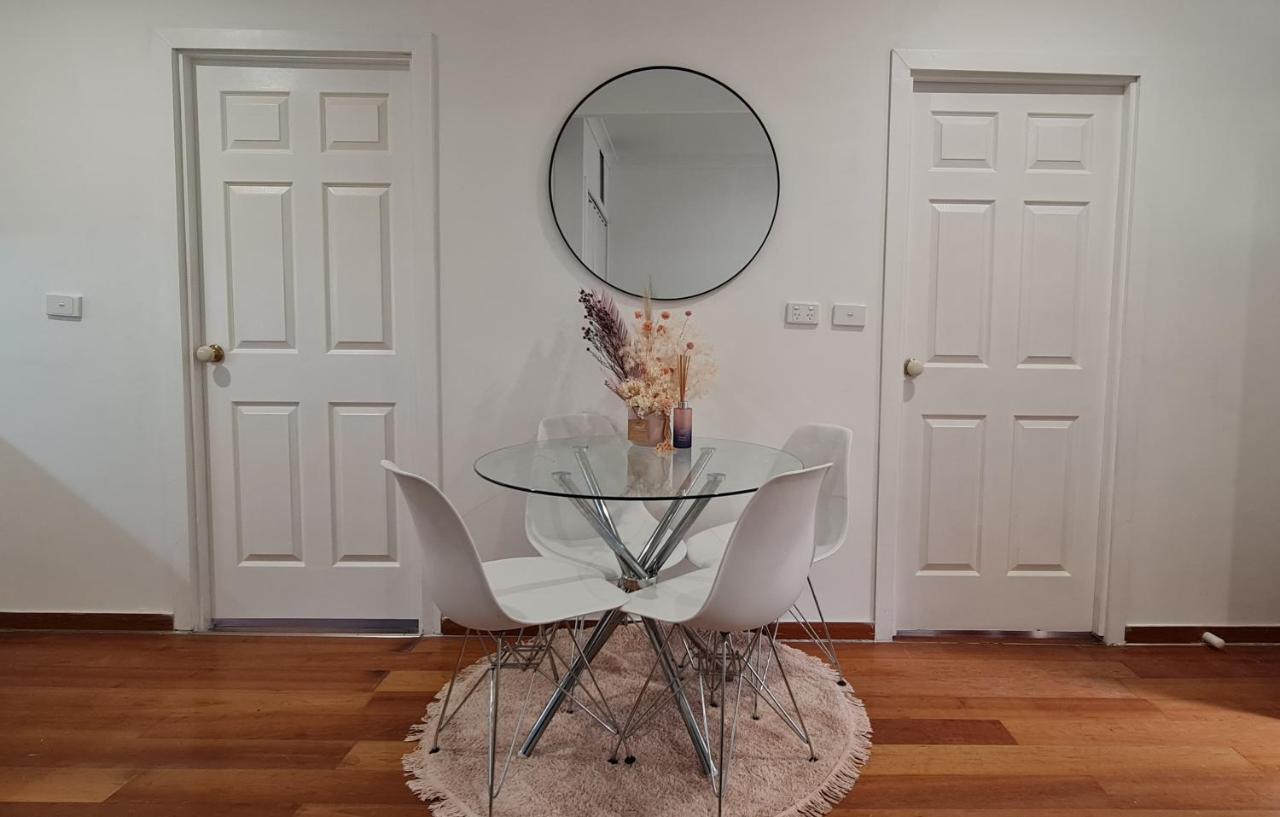 Cosy Close To Melb Airport *