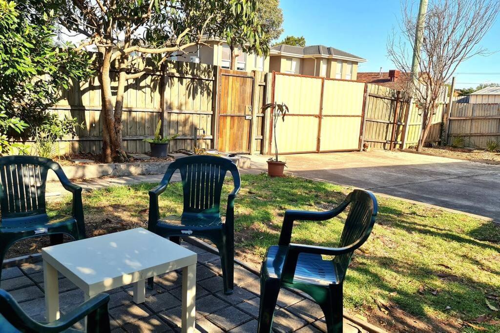 Villa 2 Bedroom Close To Melb Airport *