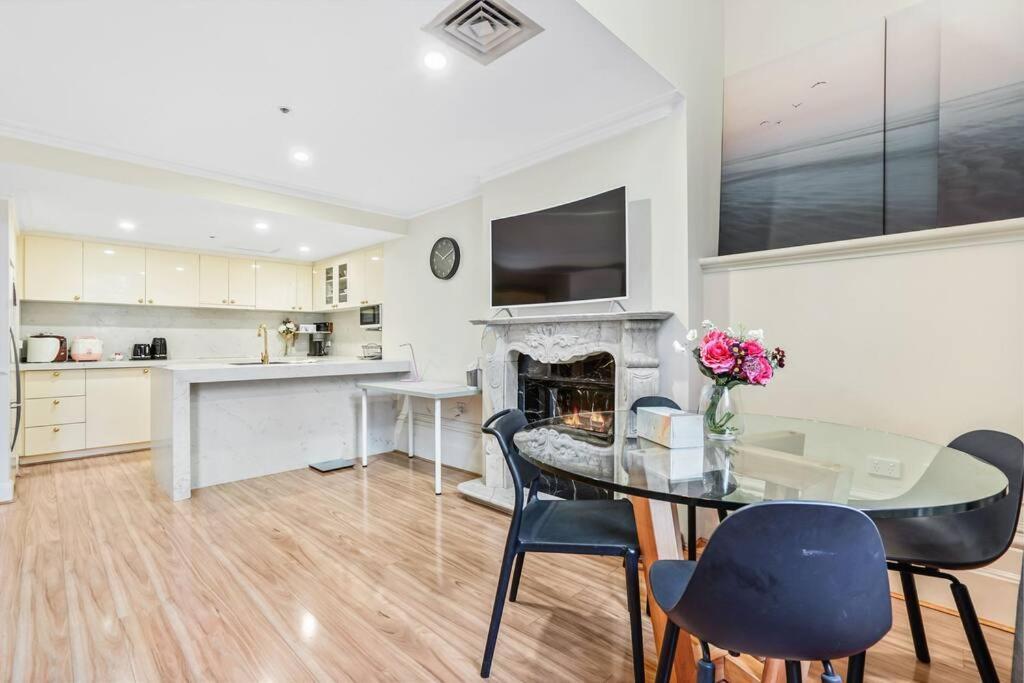 3 Beds *free Carpark * Melbourne