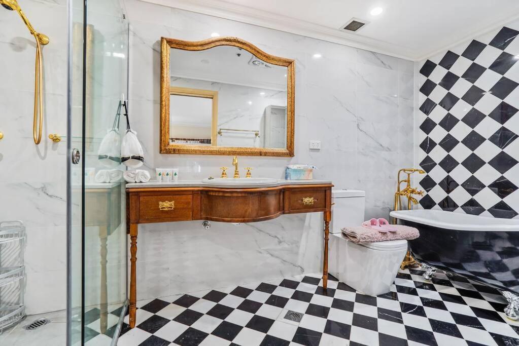 3 Beds *free Carpark Apartment *