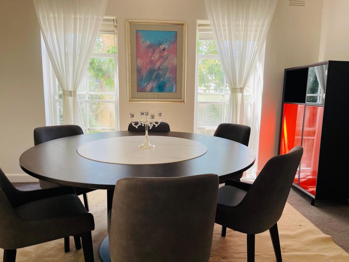 Royal Executive Living Toorak Whitehouse Corporate Estate *