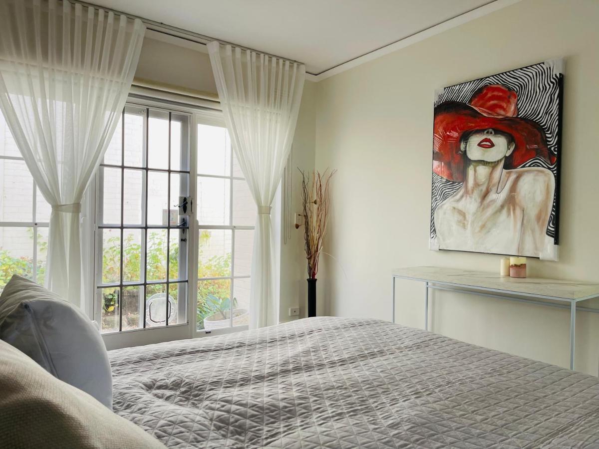 Royal Executive Living Toorak Whitehouse Corporate Estate Villa