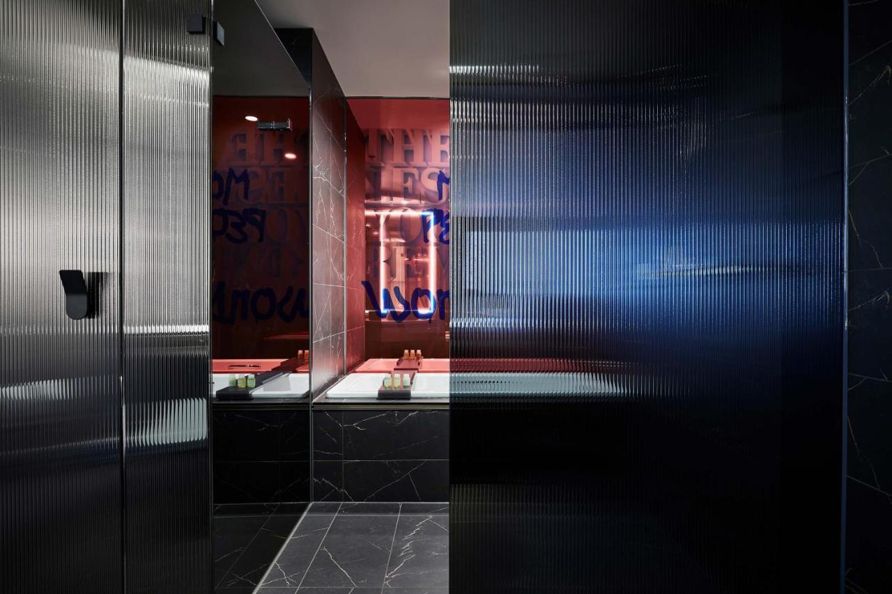 Hotel W