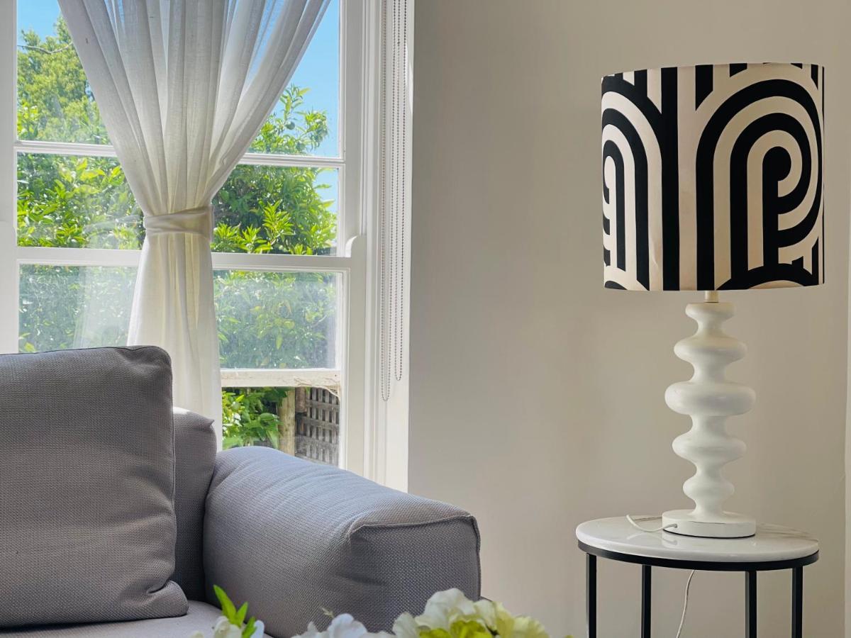 Royal Executive Living Toorak Whitehouse Corporate Estate