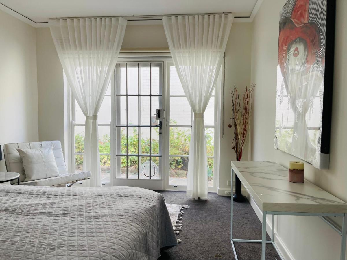 Royal Executive Living Toorak Whitehouse Corporate Estate