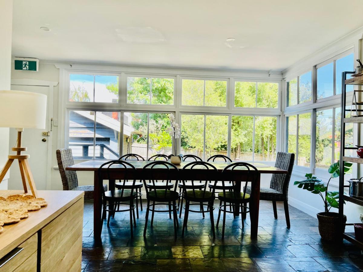 Charming King Beds Period With Amazing Rumpus And Outdoor Chimnea In Inner East * Melbourne