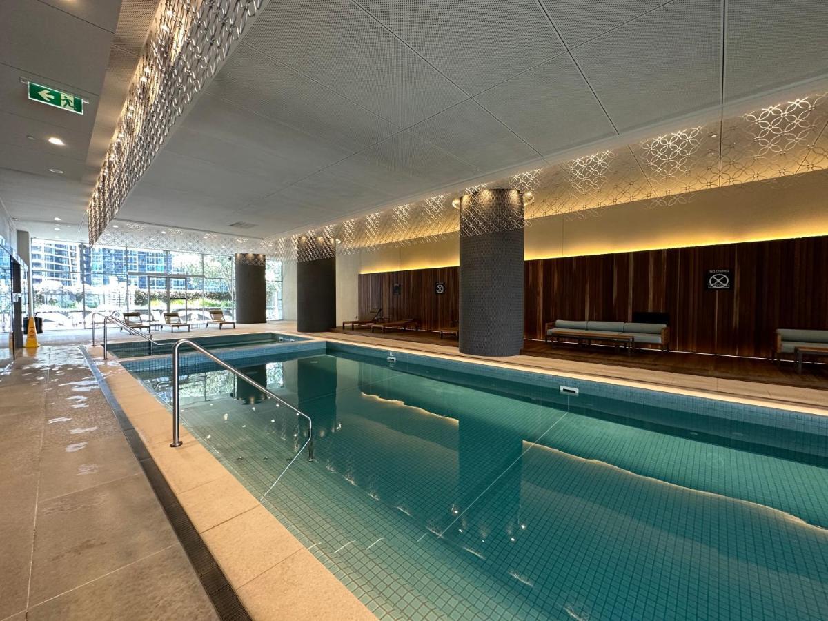 Prima Tower Face To Crown By Goodlive Apartment *